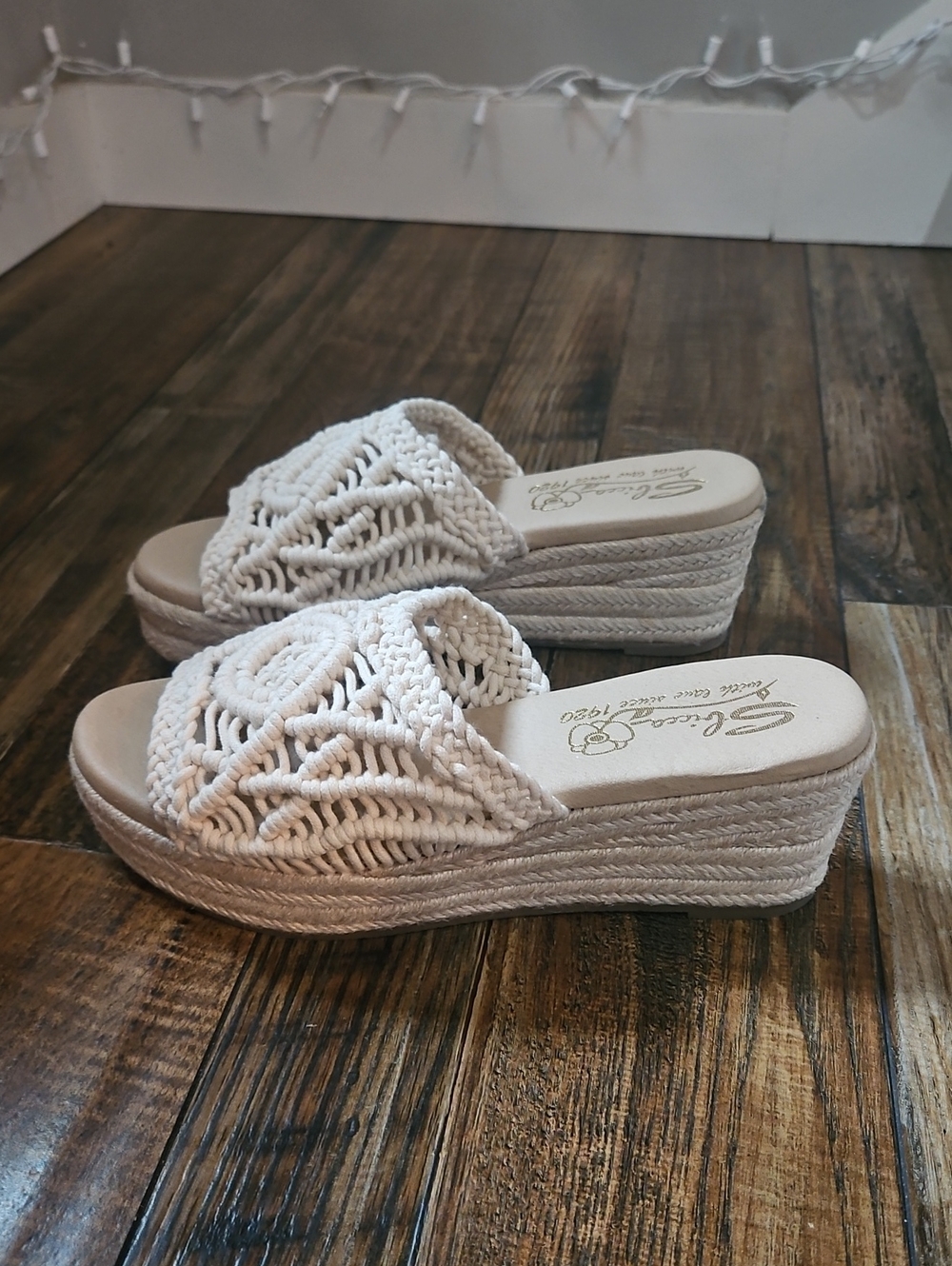 Sbicca chic White Macrame Crochet Platform Wedge Sandals